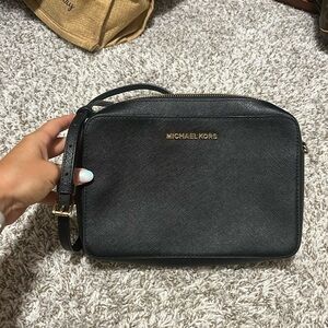 Michael Kors Jet Set Leather Crossbody Bag